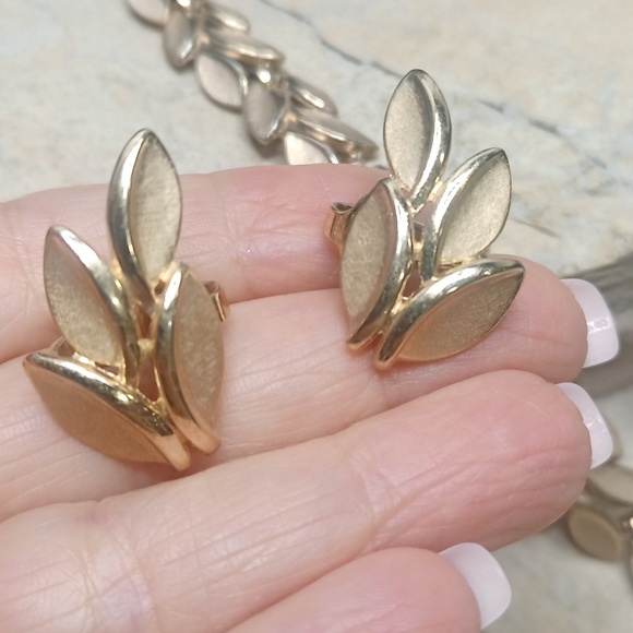 Vintage Crown Trifari Italian Designer Choker Necklace & Earrings Set - Picture 7 of 8